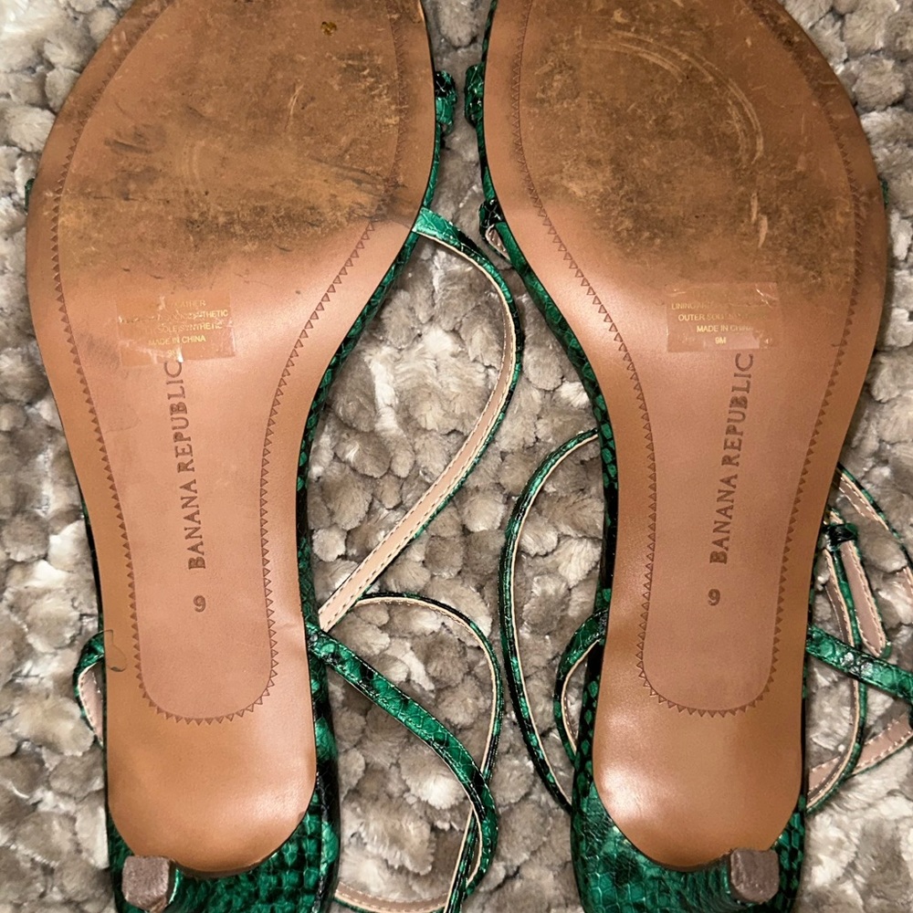 Banana Republic Leather Strappy Toe Ri Sandal sz 9 - Picture 6 of 12